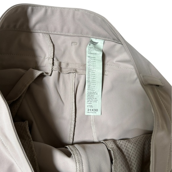 Fabletics Men’s The Don Trouser Classic Fit Pants in Brutalist Khaki Size 31x30 - Picture 7 of 7